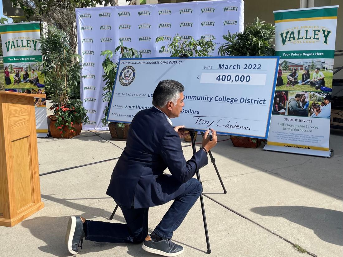 Congressman Tony Cardenas Presents a Check to LA Valley College